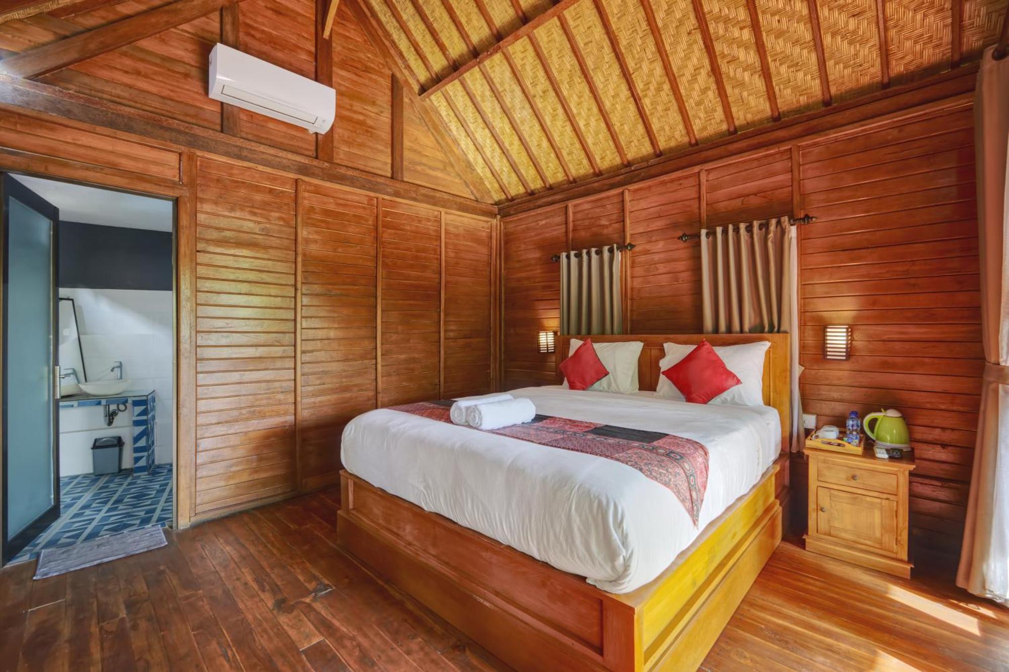 Ss Pangket Bungalow Toyapakeh Номер фото